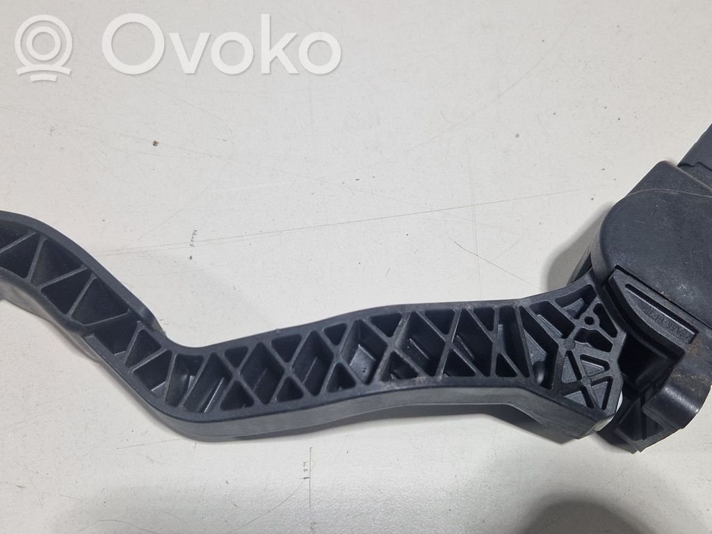 Citroen C4 I Akceleratoriaus pedalas 