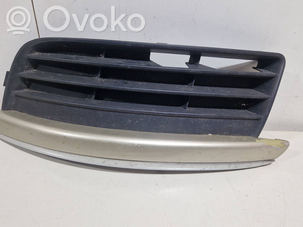 Volkswagen Jetta V Kratka dolna zderzaka przedniego 