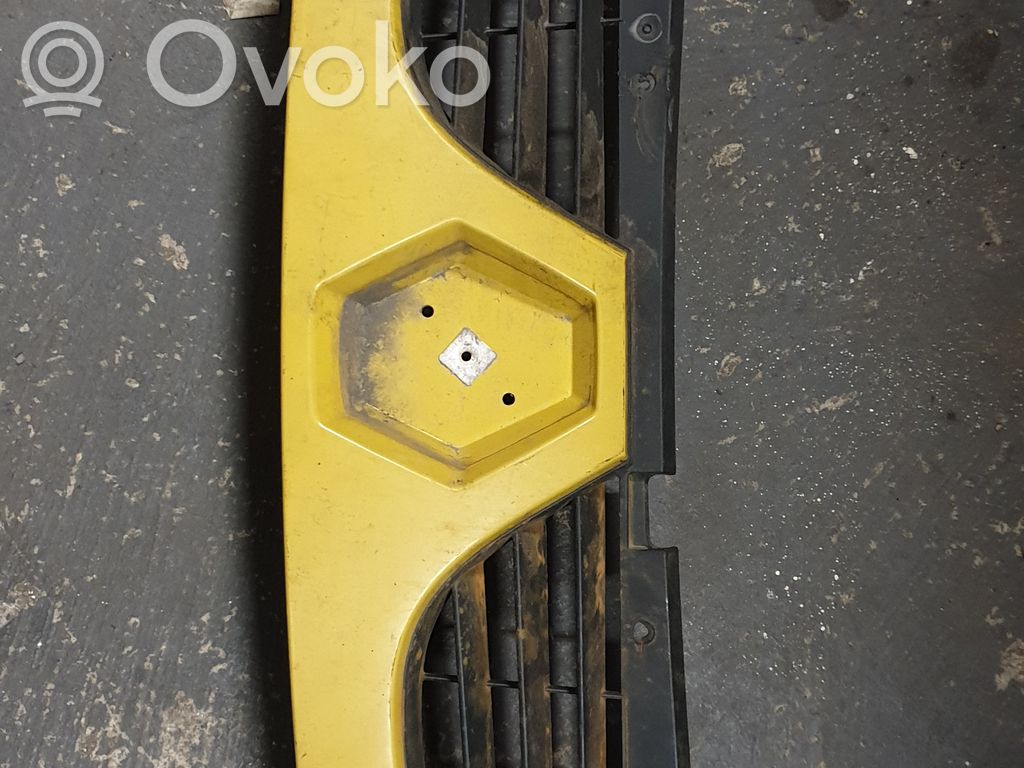 Front grill   8200426365