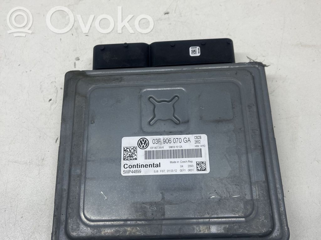 Volkswagen Golf VI Engine control unit/module 