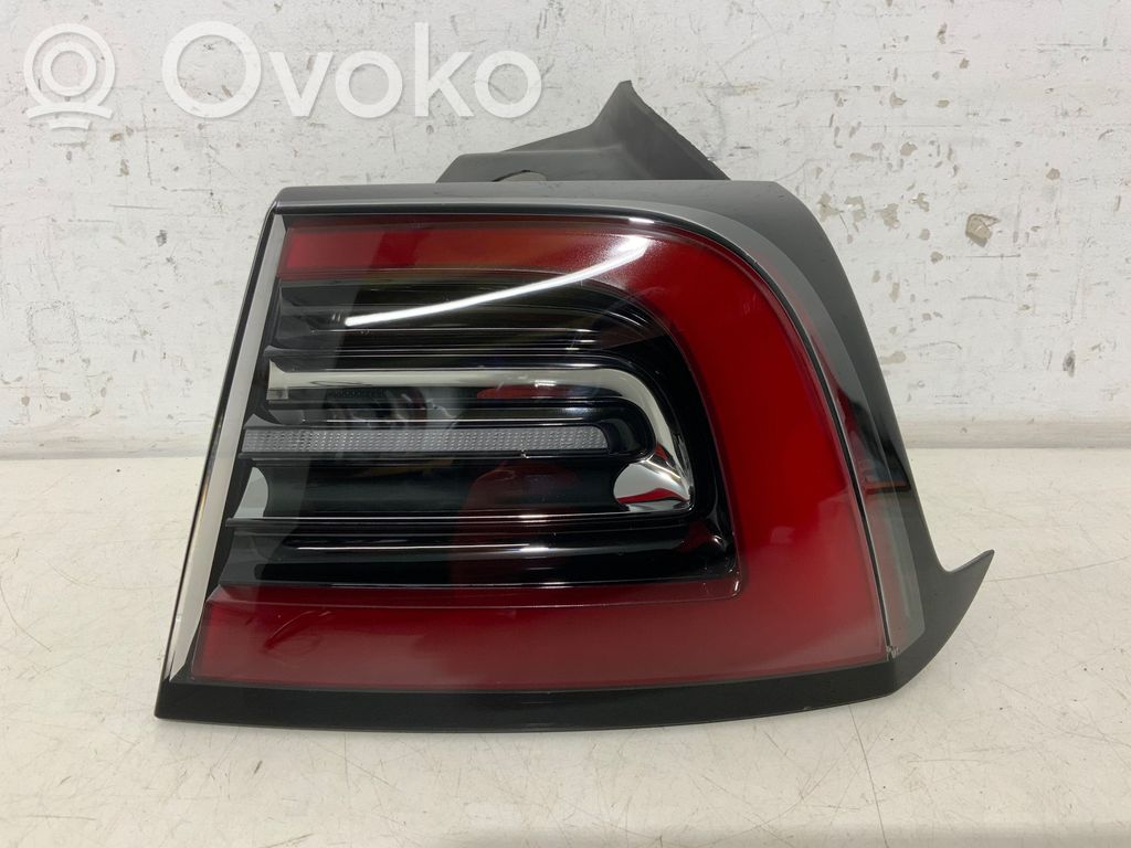 Tesla Model Y Rear/tail lights 