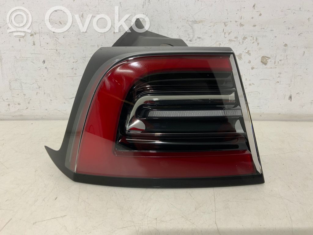 Tesla Model Y Takavalot 