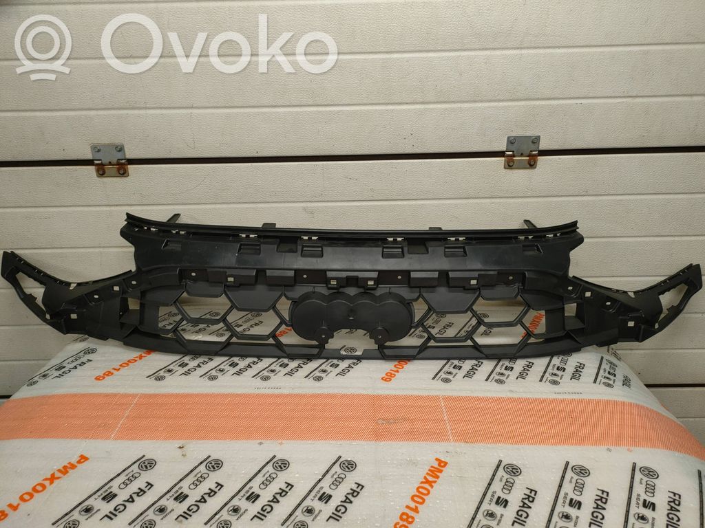 Audi A5 Front bumper upper radiator grill 