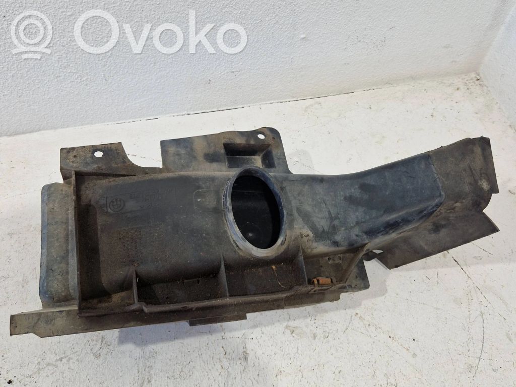 BMW 3 E46 Jarrujen jäähdytysilmakanava 