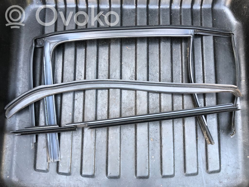 Mercedes-Benz E W213 Galinių durų sandarinimo guma 