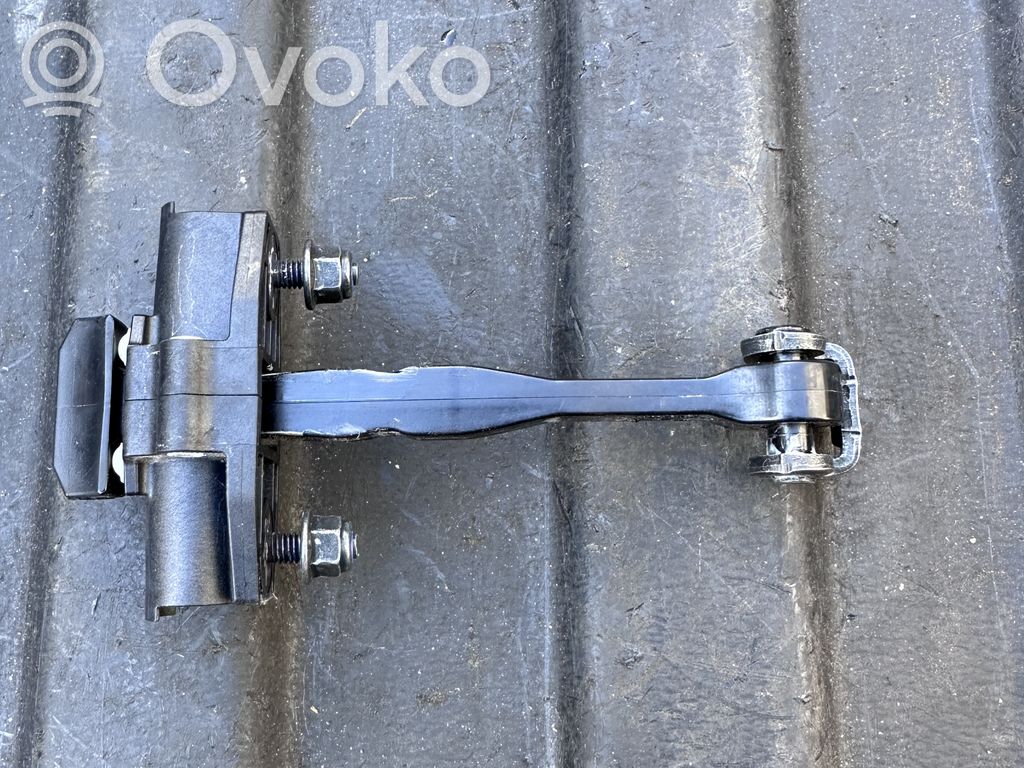 Volvo V60 Etuoven pidätin 