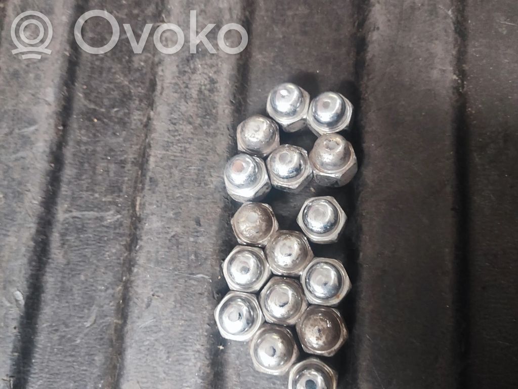 KIA Sportage Nuts/bolts 