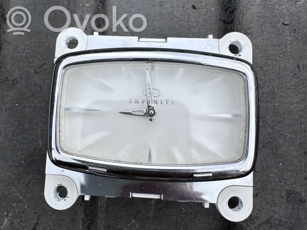 Infiniti M30 Clock 
