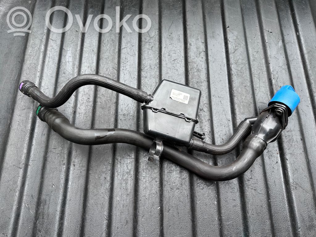 Audi A4 S4 B9 8W Wąż / Przwód płynu AdBlue 