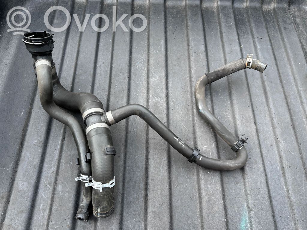 Volvo V60 Engine coolant pipe/hose 
