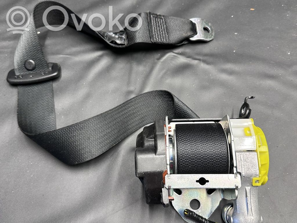 Lexus RX 450H Rear seatbelt 