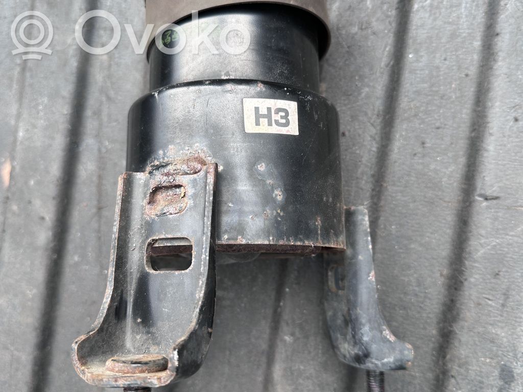 Lexus RX 450H Engine mount bracket 