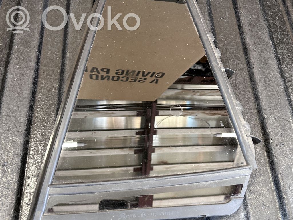 BMW X3 G01 Ventanilla de ventilación de la puerta trasera 