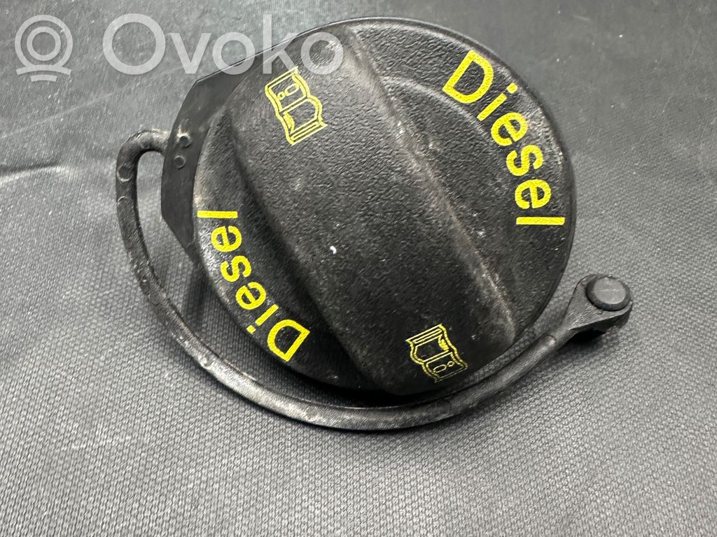 Audi A4 S4 B8 8K Korek wlewu paliwa 