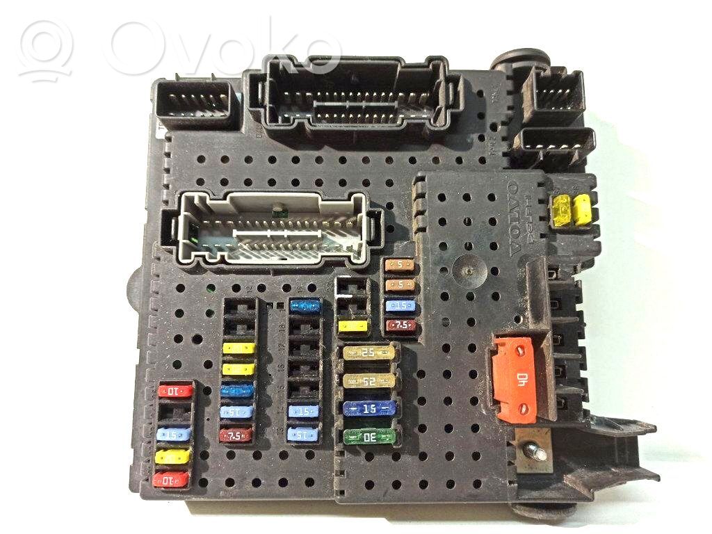 Volvo V70 Fuse module 