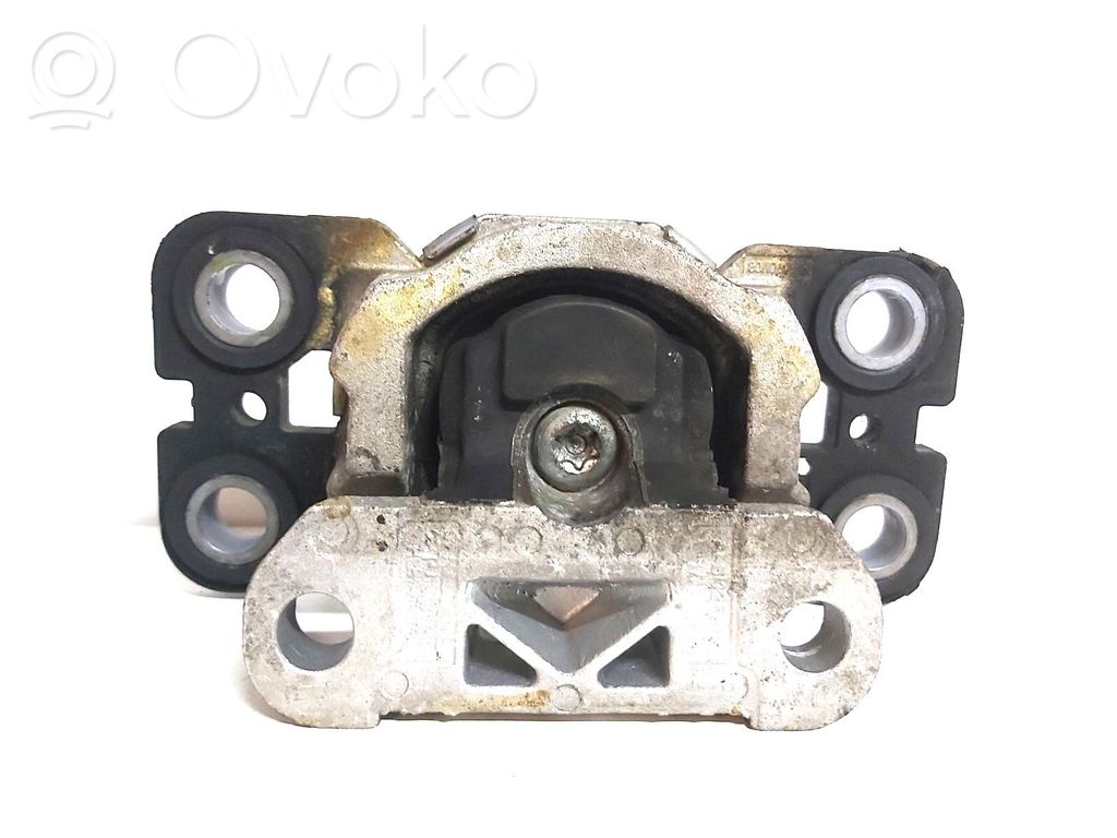 Volvo S60 Engine mount bracket 