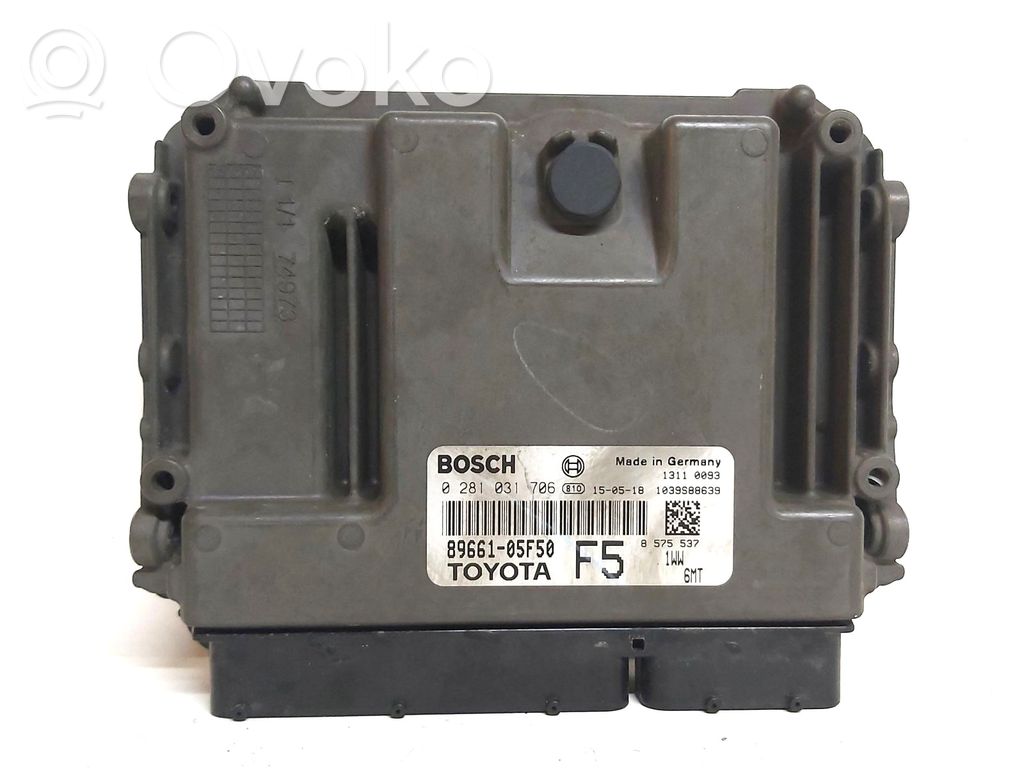 Toyota Avensis T270 Engine control unit/module 