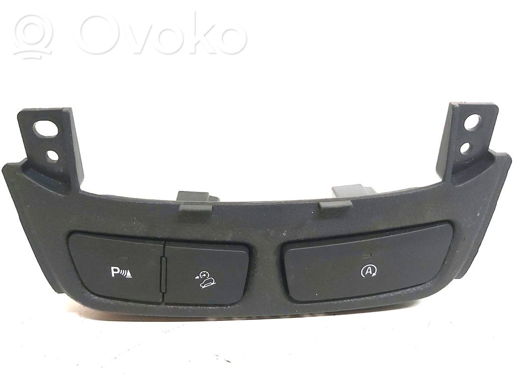 Parking (PDC) sensor switch   AVF94444