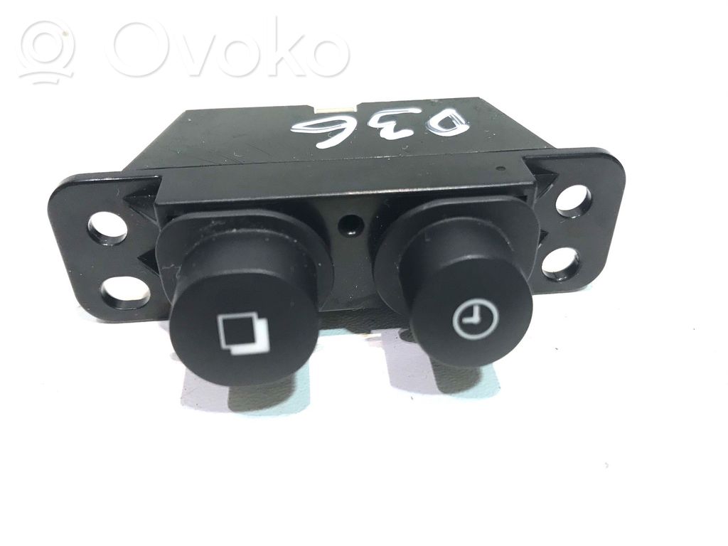 Nissan Note (E12) Otros interruptores/perillas/selectores 