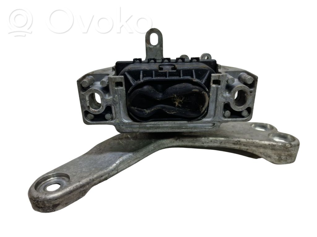 Volkswagen Jetta VI Engine mount bracket 