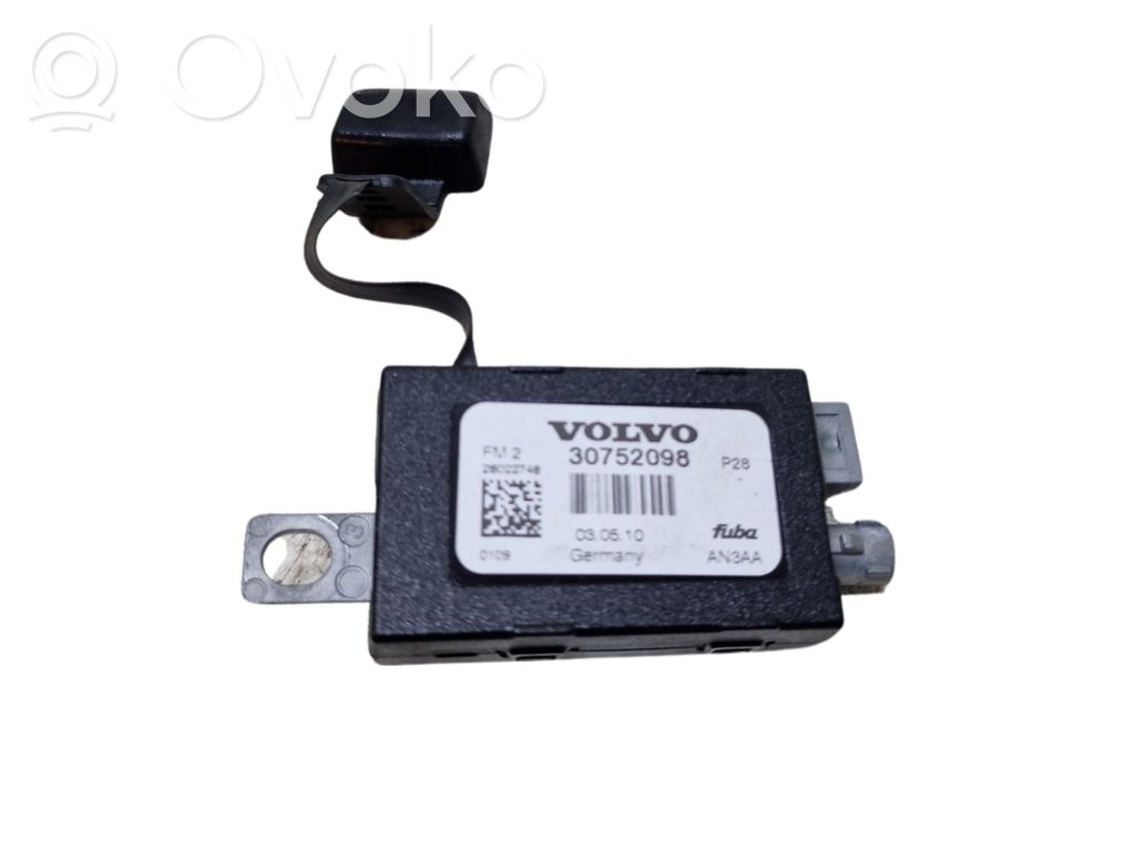 Volvo XC90 Antenos stiprintuvas 
