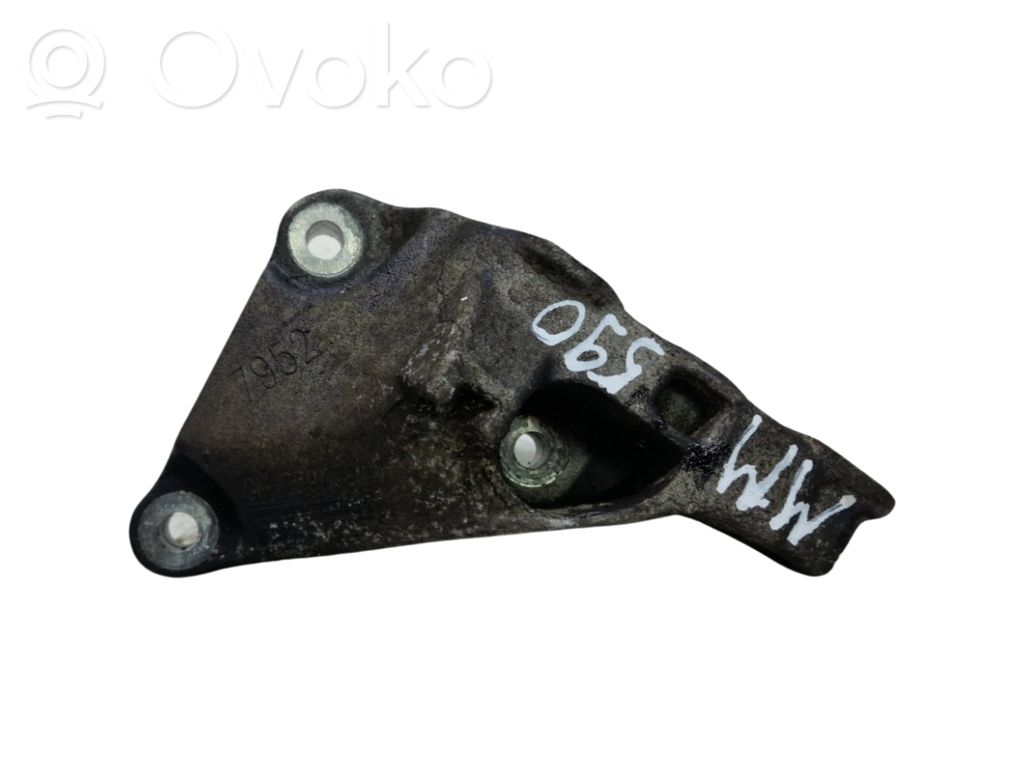Opel Mokka Engine mounting bracket 