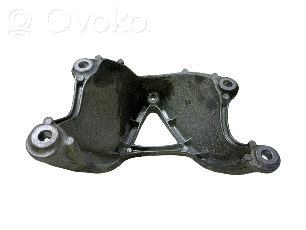 Audi A4 S4 B9 Engine mounting bracket 