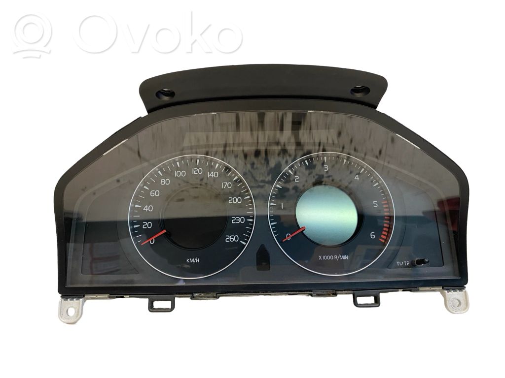 Volvo V70 Speedometer (instrument cluster) 