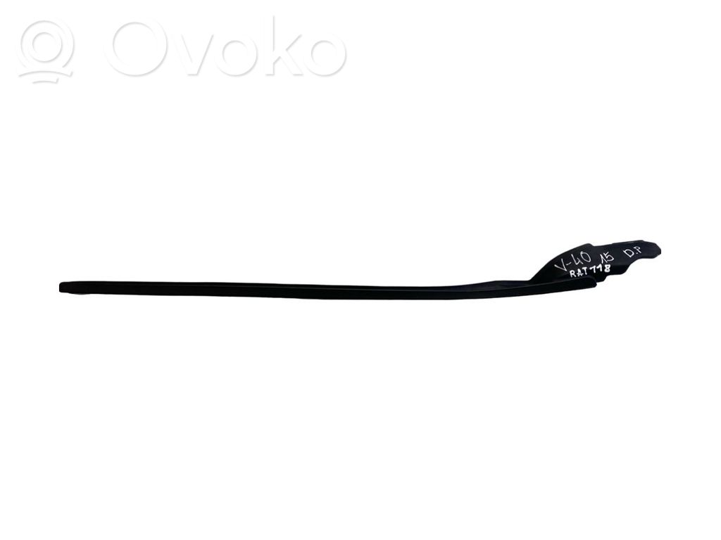 Volvo V40 Cross country Windshield trim 