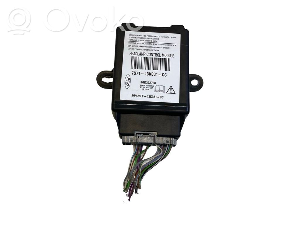 Ford Kuga II Light module LCM 