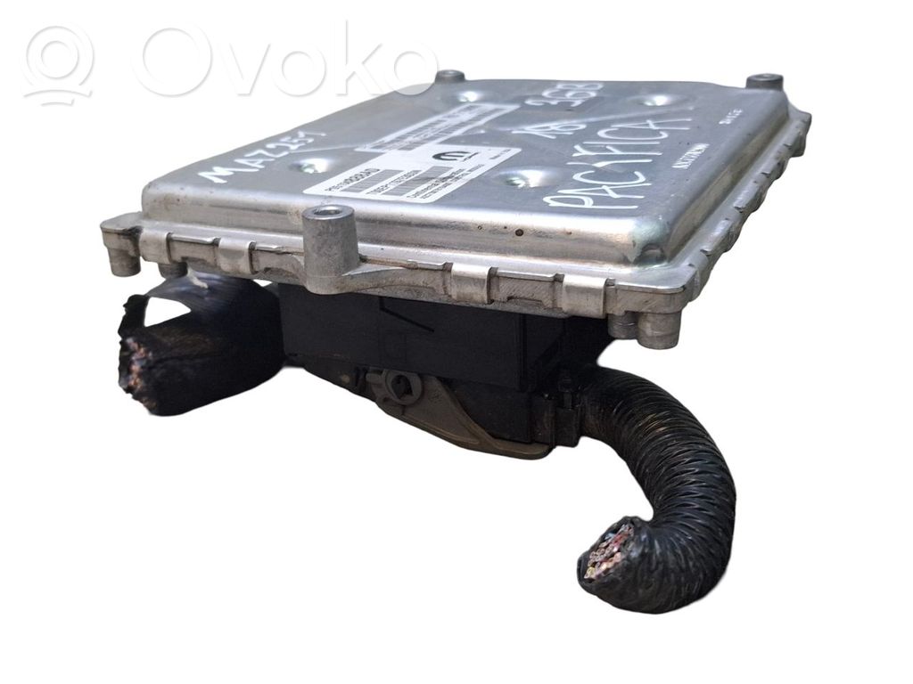Unidad de control/módulo del motor   P68267021AE,P05150888AD