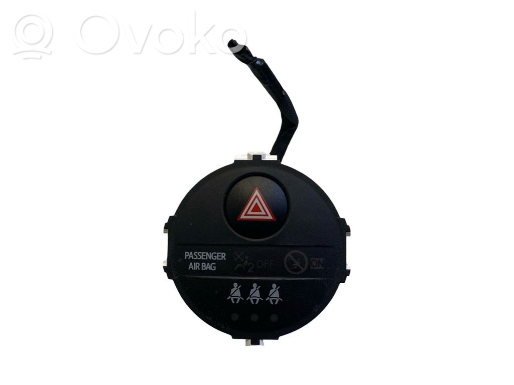 Toyota Yaris Schalter Warnblinkanlage 