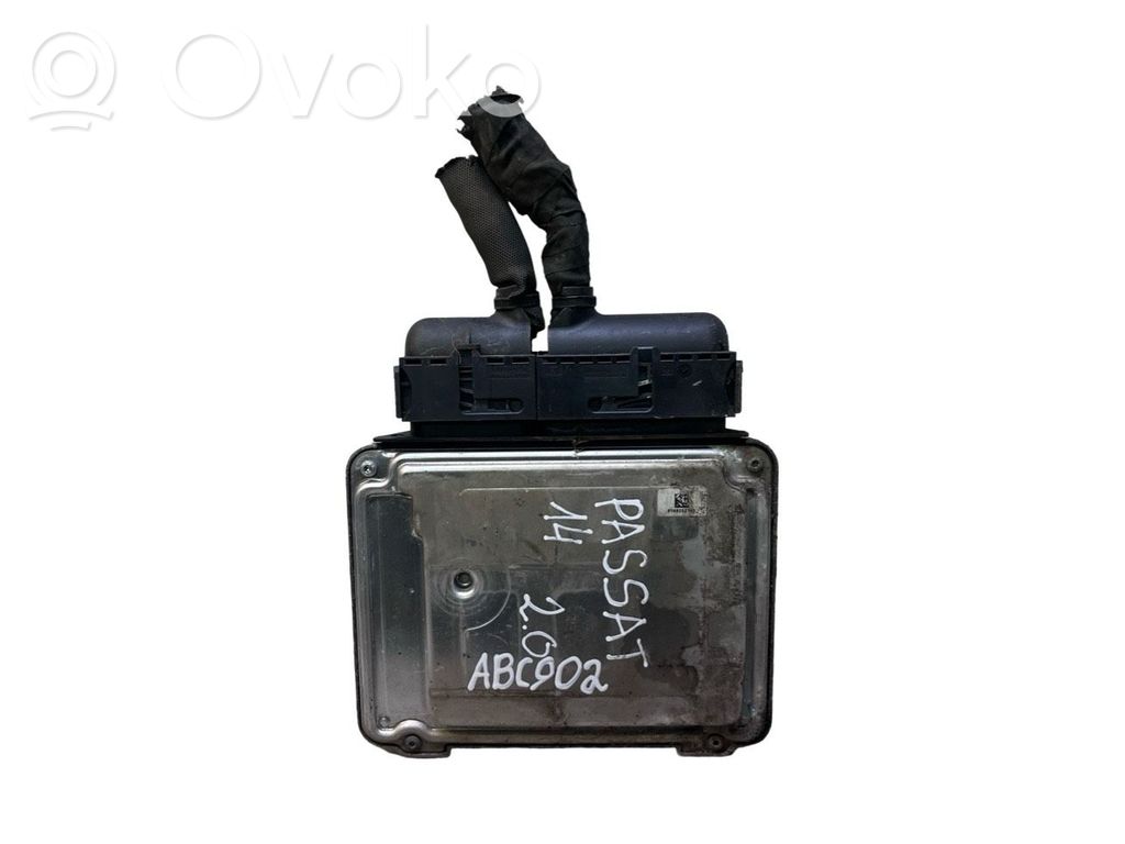 Volkswagen PASSAT B7 Engine control unit/module 
