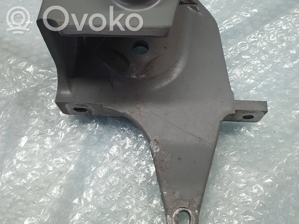 Tesla Model S Engine mounting bracket 