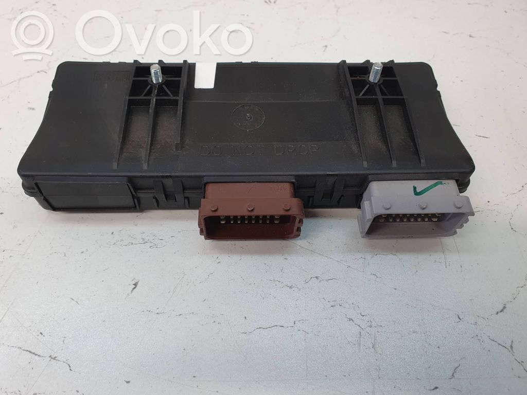Tesla Model S Sēdekļa vadības modulis 