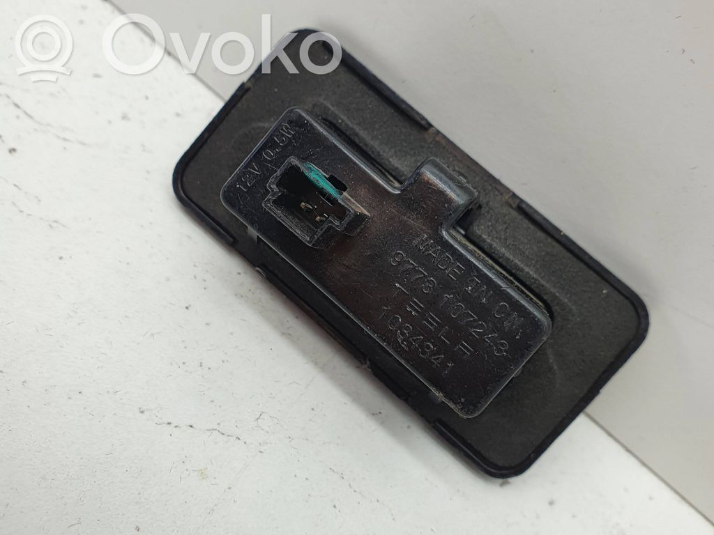 Tesla Model S Numerio apšvietimas 