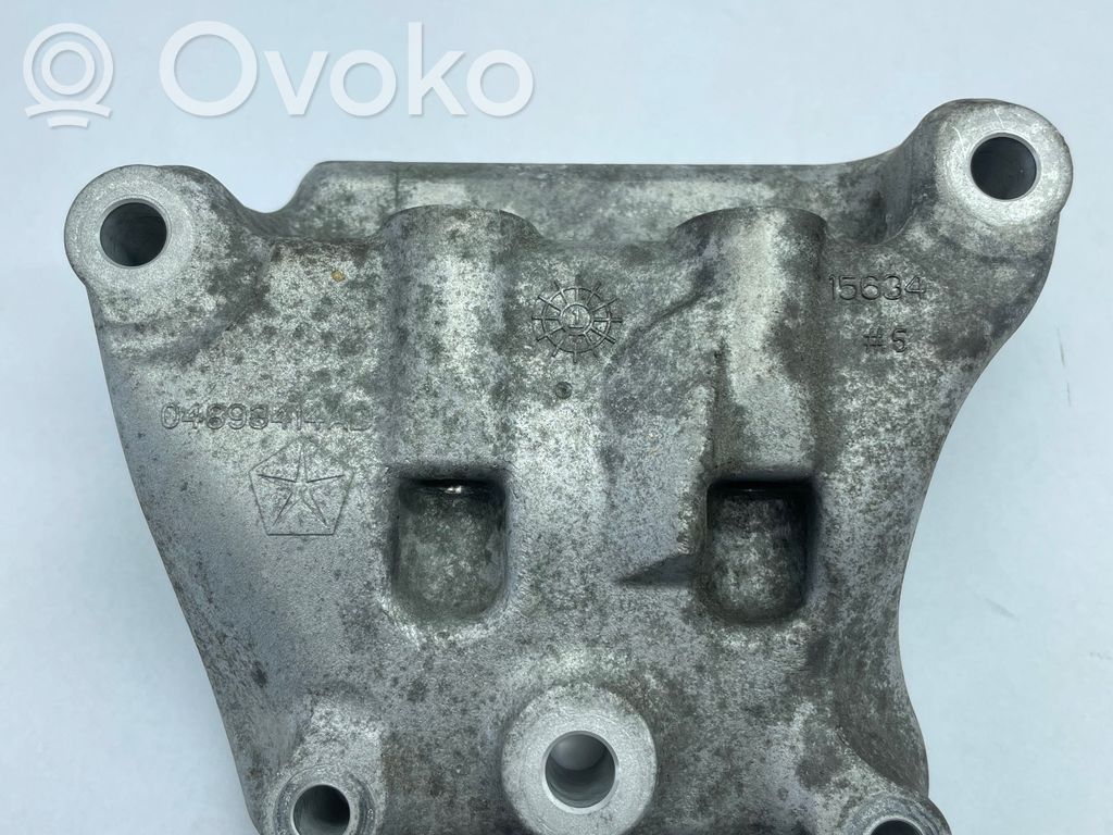 Chrysler Pacifica Engine mounting bracket 