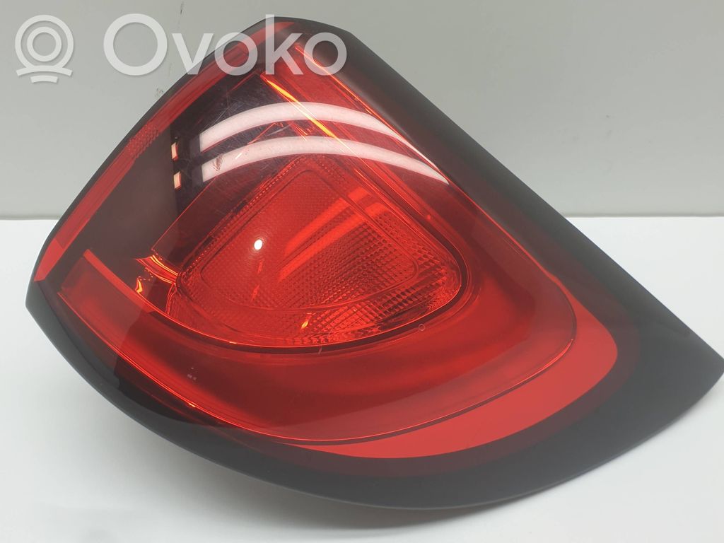 Chrysler Pacifica Rear/tail lights 