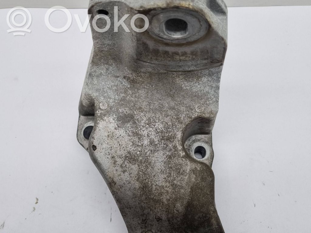 Ford Mustang VI Engine mounting bracket 