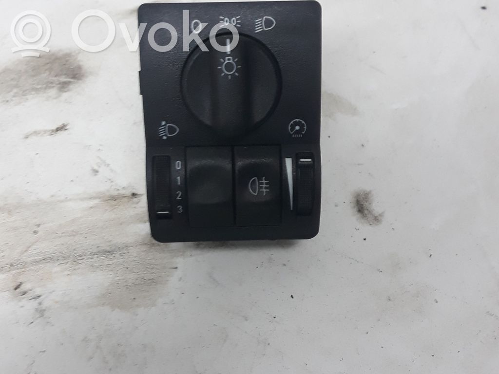 Opel Astra G Light switch 