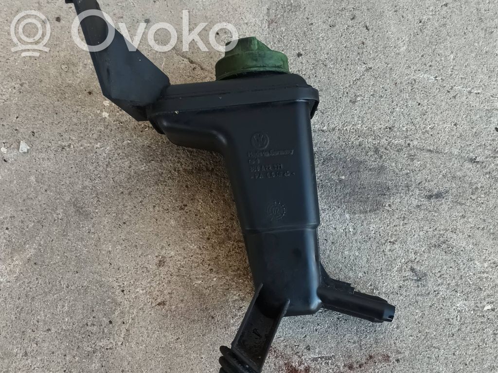 Volkswagen PASSAT B5.5 Ohjaustehostimen nestesäiliö 