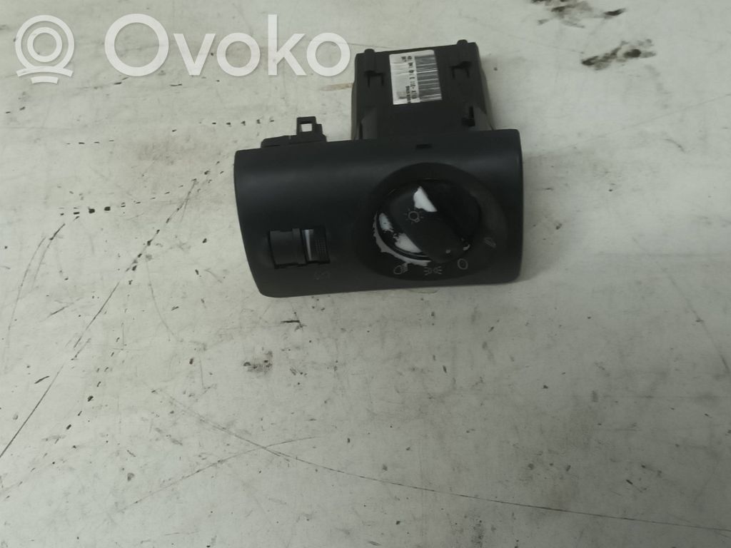 Light switch   04058000