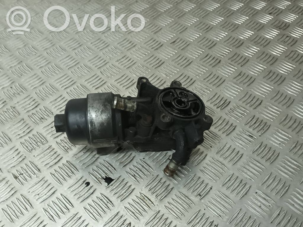 Volvo V50 Oil filter mounting bracket 