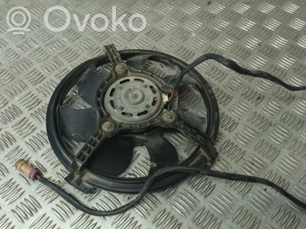 Volkswagen PASSAT B5.5 Elektrinis radiatorių ventiliatorius 