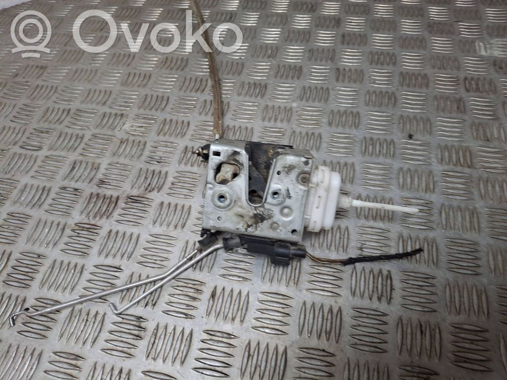 Audi A4 S4 B5 8D Priekinė durų spyna 