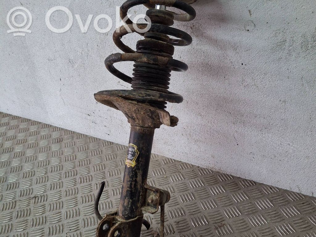 Nissan X-Trail T30 Rear shock absorber with coil spring 