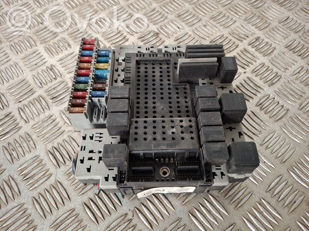 Volvo V70 Fuse module 