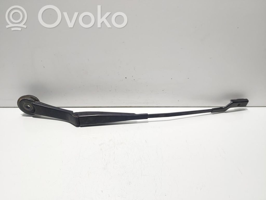Ford Focus Brazo del limpiaparabrisas delantero