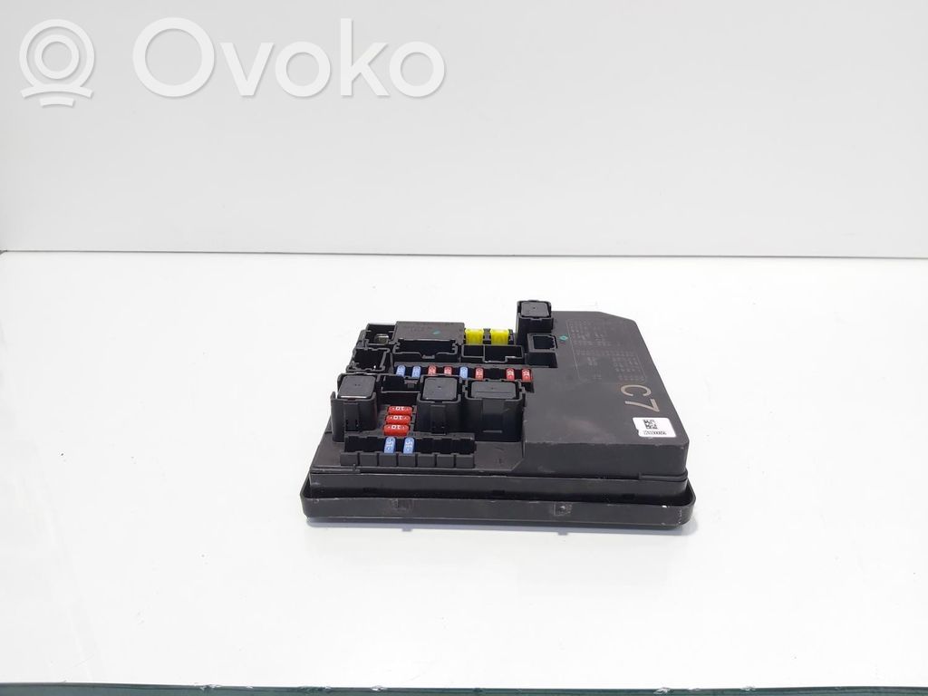 Nissan Juke I F15 Módulo de fusible