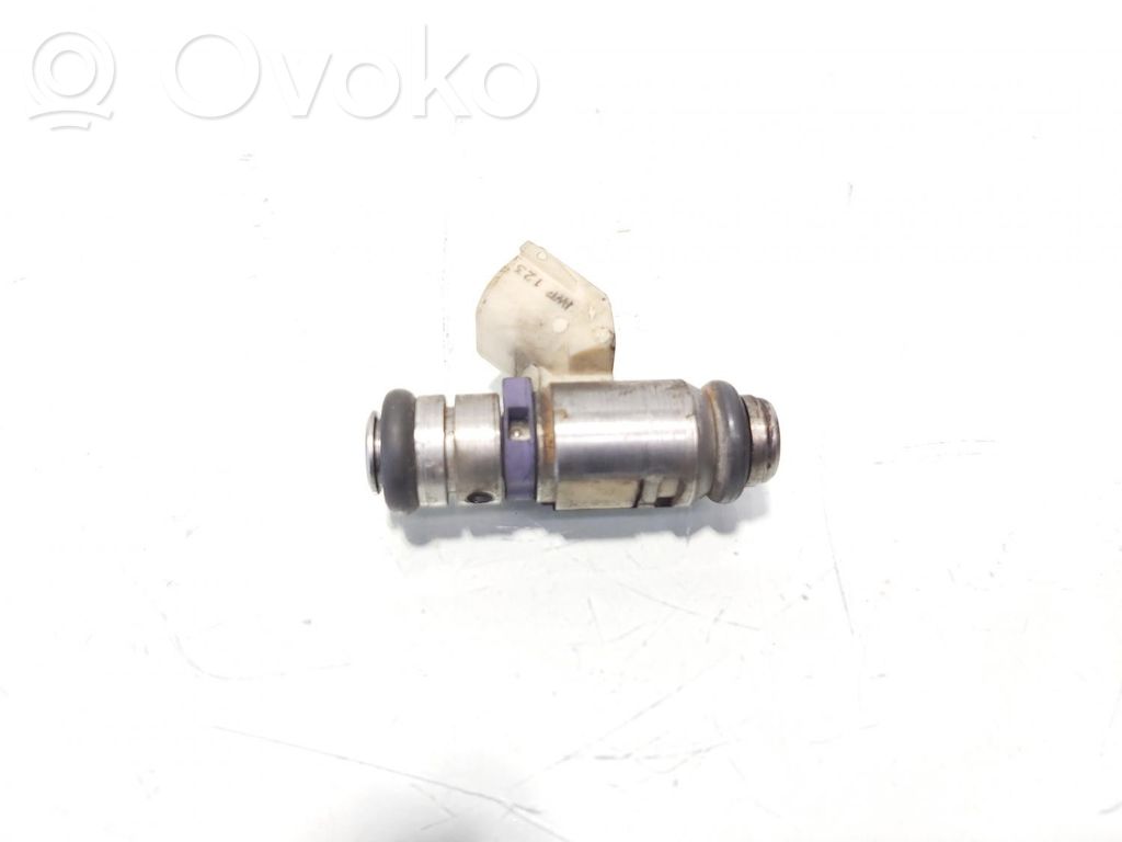 Volkswagen Golf IV Injecteur de carburant 